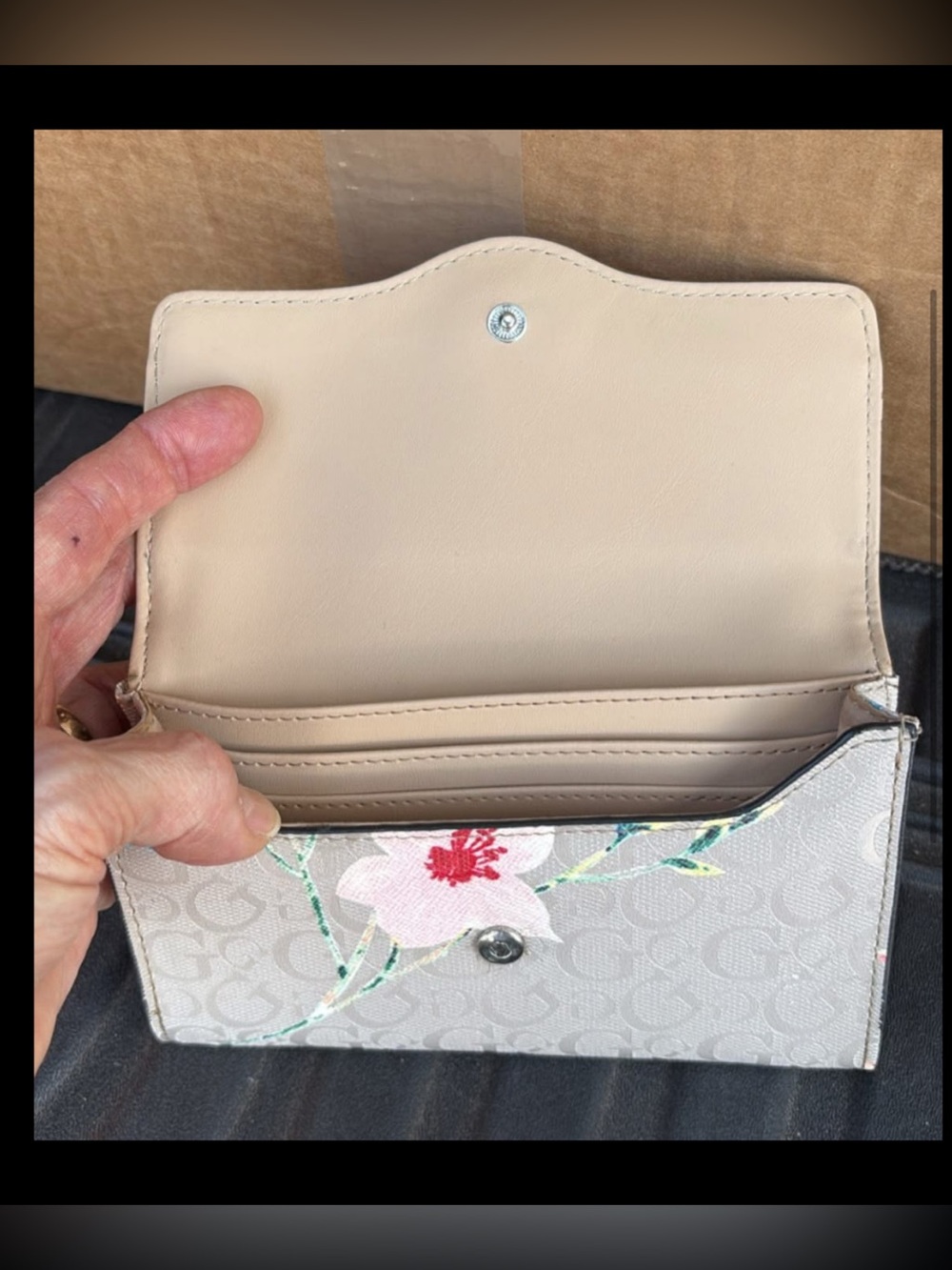 GUESS Floral Wallet - Picture 3 of 4